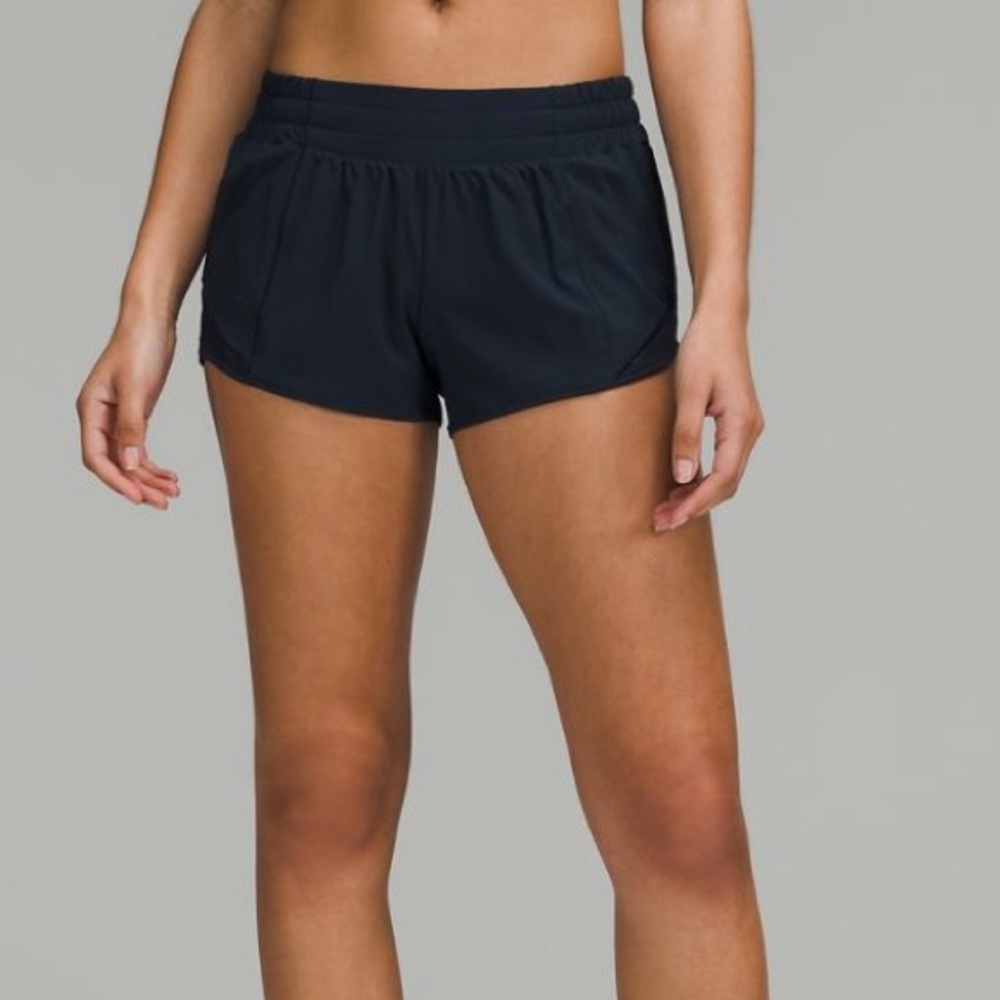 lululemon Hotty Hot Low-Rise Lined Shorts - 2.5” - 4 - Navy